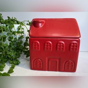 Red Ceramic Cottage 2 Wick Candle